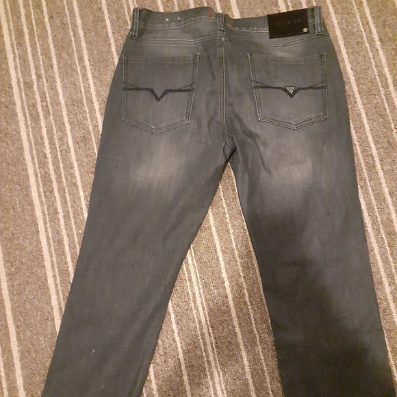 GUESS Jeans - Picture 2 of 4